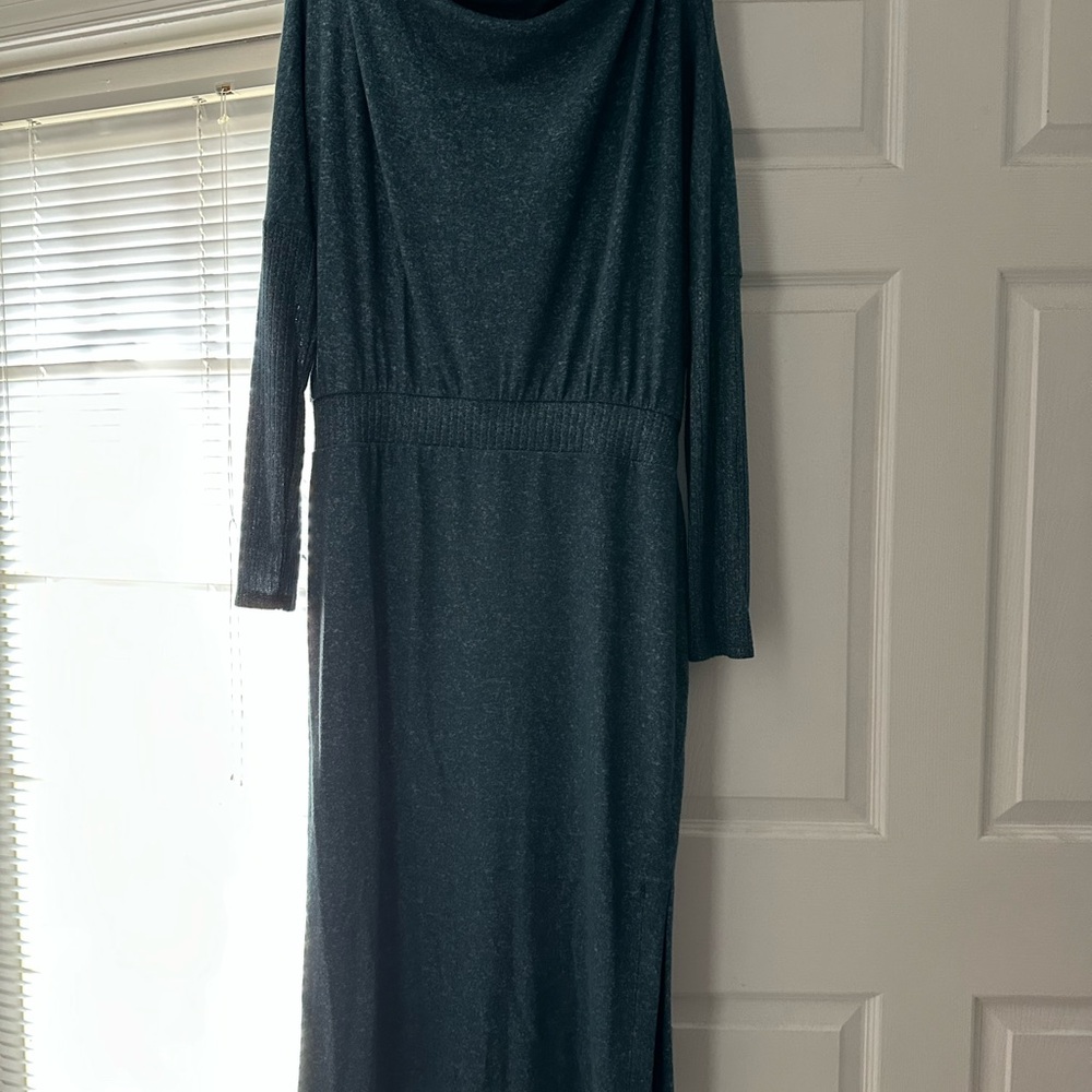 Elegant Long Sleeve Dress in Dark Gray